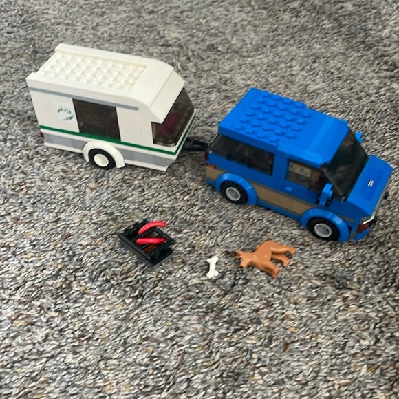 Lego RETIRED 60117 Van and Caravan incomplete - Picture 1 of 5